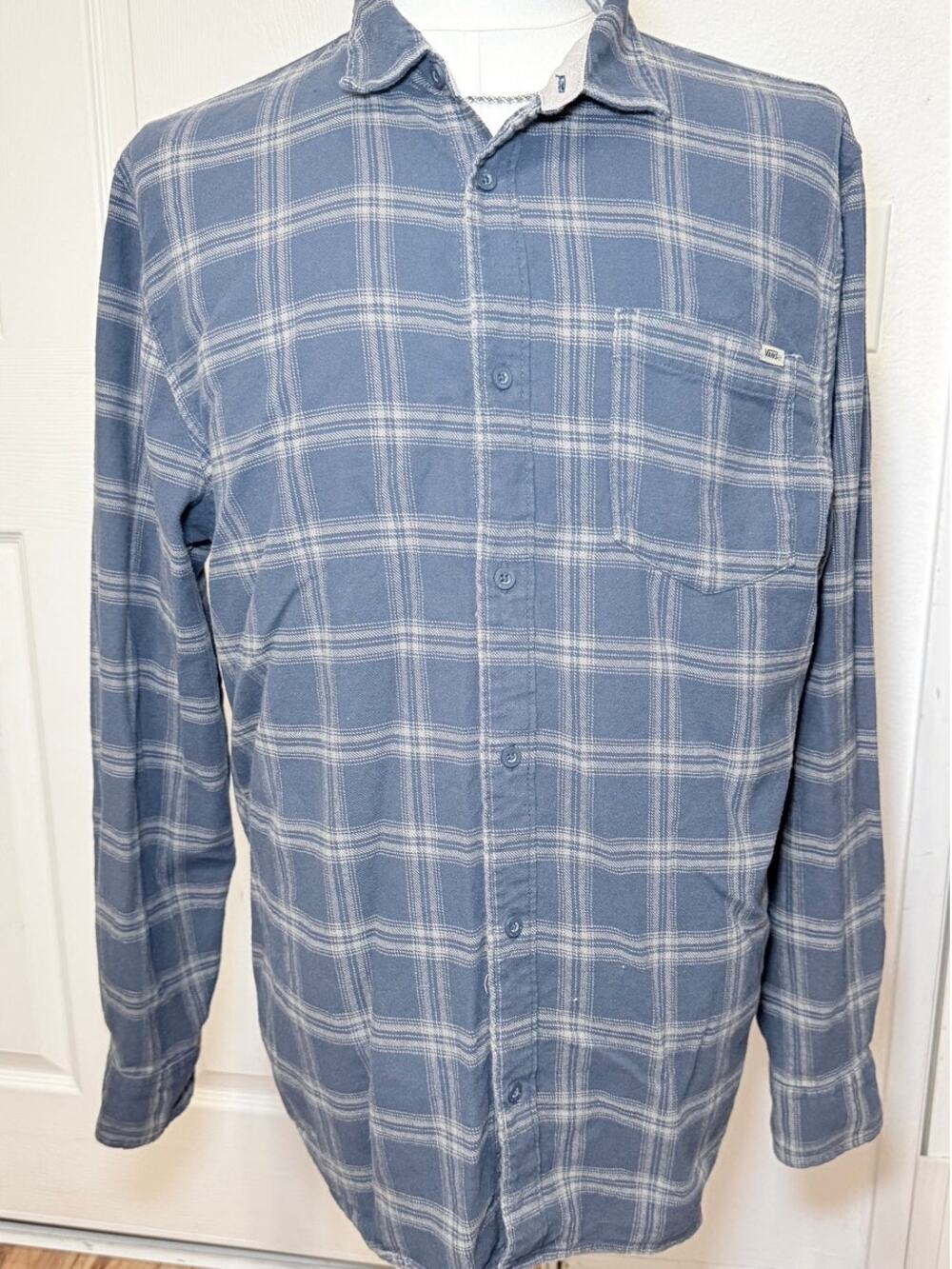 Vans Men’s XL Blue Plaid Flannel Button Up Shirt Long Sleeve Skate Streetwear